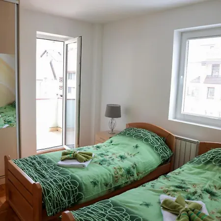 Rentigo Rastko Near Zlatar With Terrace And Wi-fi For 5 Guests 公寓